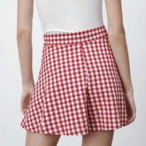 Zara Gingham Check Flared Shorts Size Small Red White High Waist Viscose Stretch - Picture 2 of 10